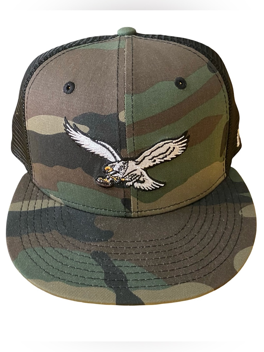 New Era Philadelphia Eagles Camo Trucker 9FIFTY Snapback Hat VTG Logo Flying NFL
